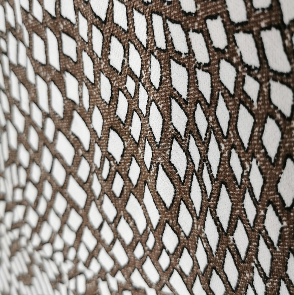 NWT Olsen 3/4 Sleeve Geometric Print Top S-M/8 - Picture 2 of 7